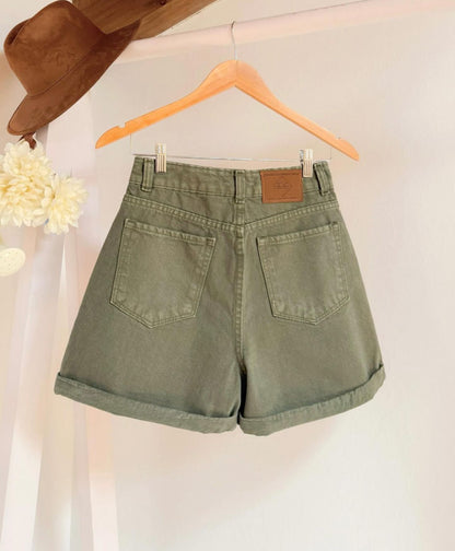 Mom short de tiro alto, verde militar