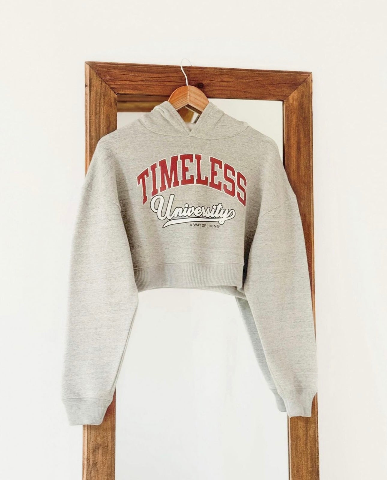 Timeless University, Suéter tipo hoodie