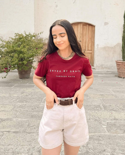 “Saved by Grace”, Blusa tipo T-shirt de algodón.