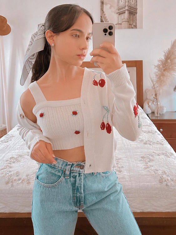 Crop Top tejido con rosas bordadas