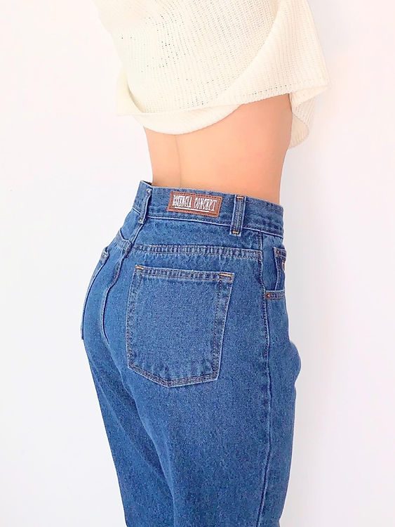 Pantalón tipo Mom Jeans de mezclilla, Azul Claro