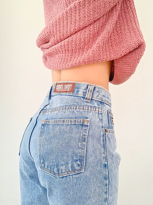 Pantalón tipo Mom Jeans de mezclilla, celeste nevado