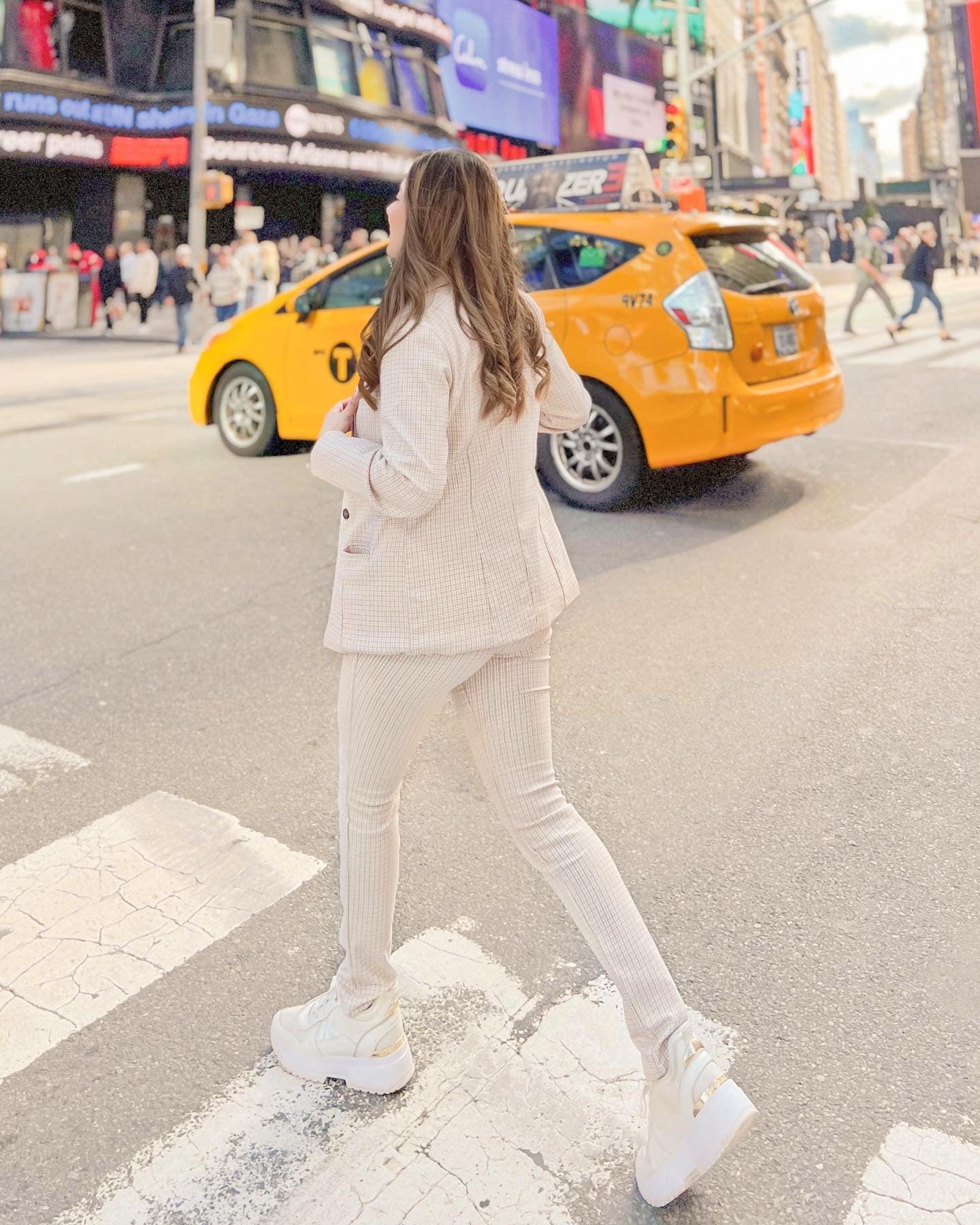 Eres Arte, Chaqueta tipo Blazer y Pantalón Skinny.