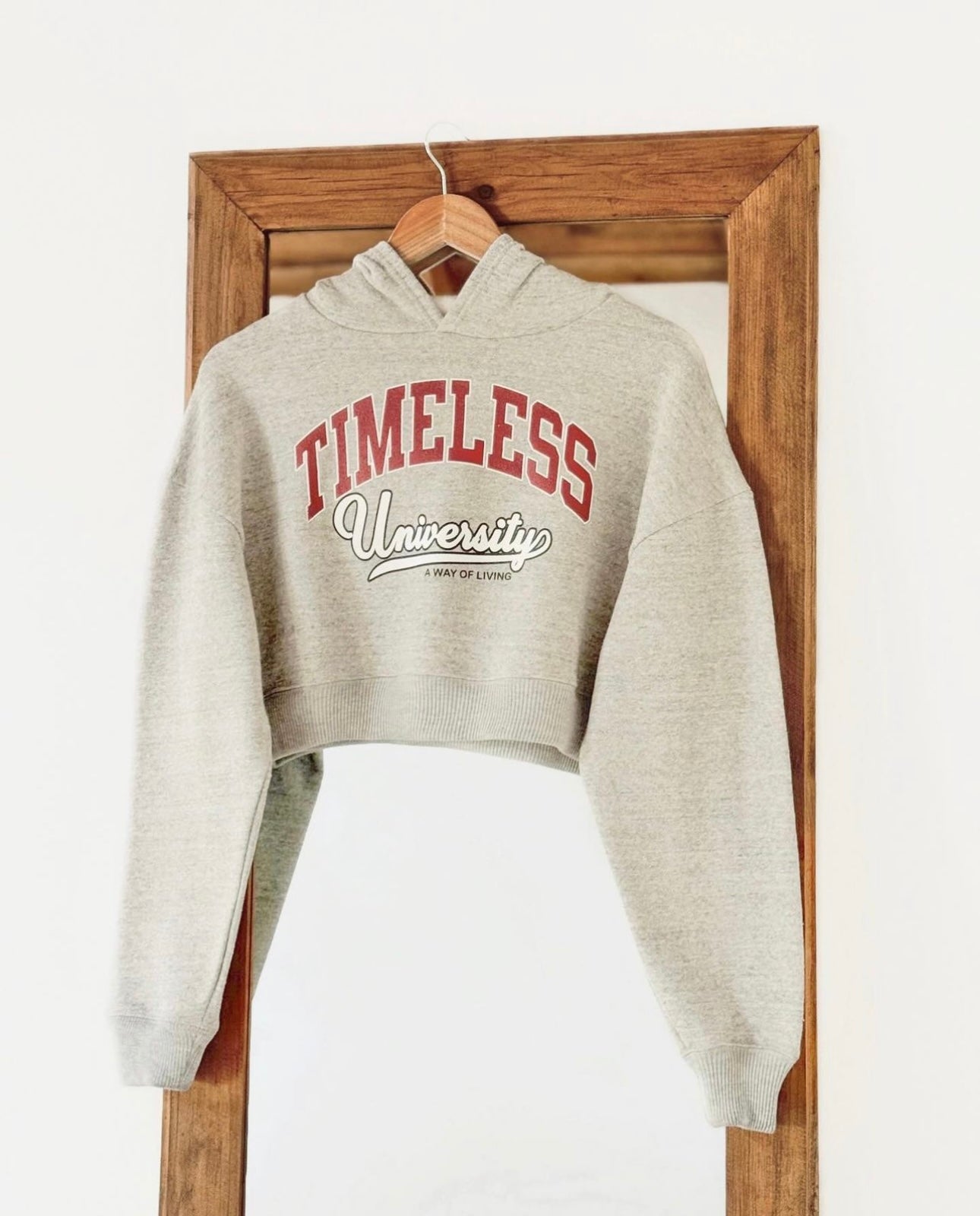 Timeless University, Suéter tipo hoodie